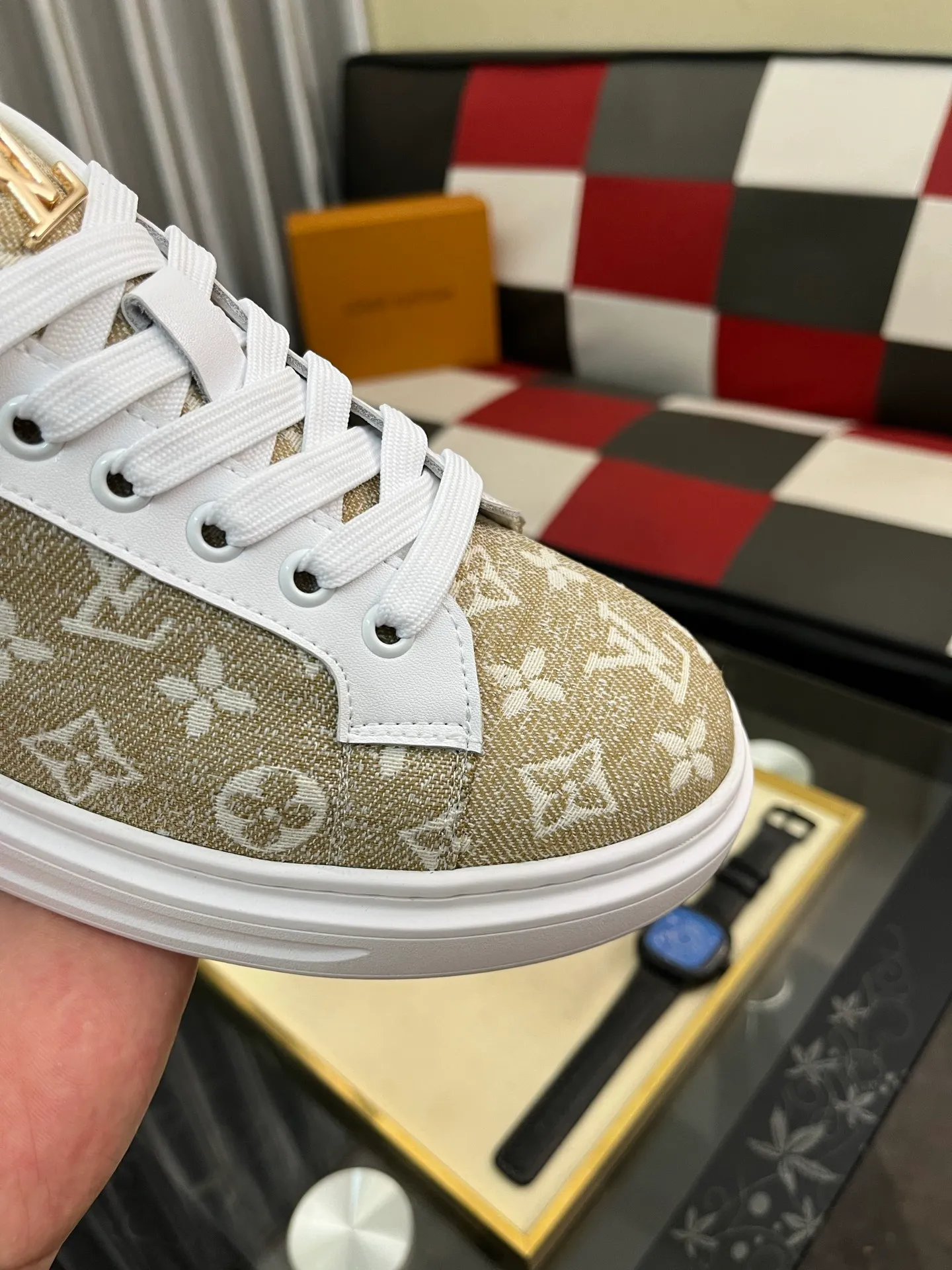 Men's shoes 💰400⌚️⌚️LV Louis Vuitton. The latest trendy casual shoes are popular in physical stores in sizes 38-44. New spring and summer comfortable imported custom original cowhide, unique jacquard fabric element design. Paired with sheepskin lining, Lv original bottom, [taiyang][taiyang] high-end packaging and high quality💪Details determine the quality, you can enter and leave the counter at will, welcome to compare🇮🇹